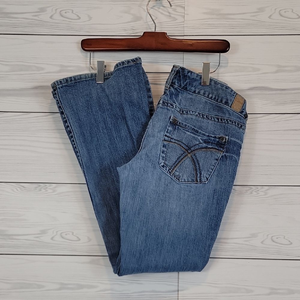 Maurices Kaylee Flare Blue Denim Jeans Women's Size 5/6